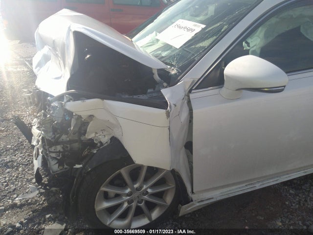 Lexus CT 200H 2012 JTHKD5BH9C2091578 Image 2