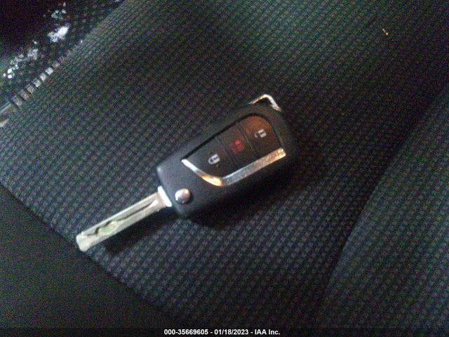 Toyota RAV4 LE 2019 JTMF1RFV4KD039104 Image 3