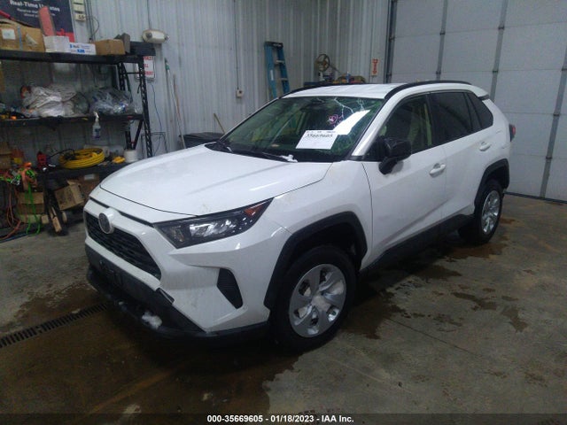 Toyota RAV4 LE 2019 JTMF1RFV4KD039104 Image 2