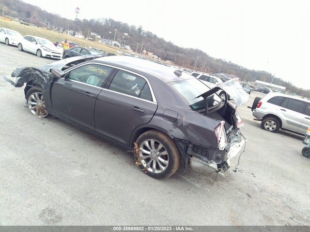 Chrysler 300 Touring 2018 2C3CCARG2JH324689 Image 3