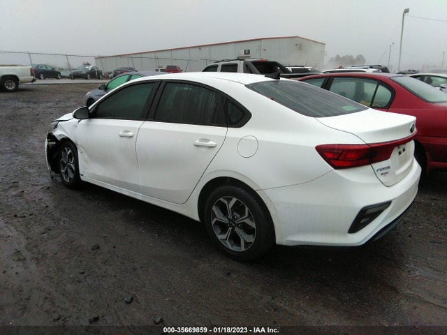 2019 KIA FORTE LXS VIN: 3KPF24AD8KE061622