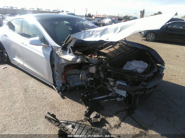 2020 Tesla Model S, VIN: 5YJSA1E23LF393472