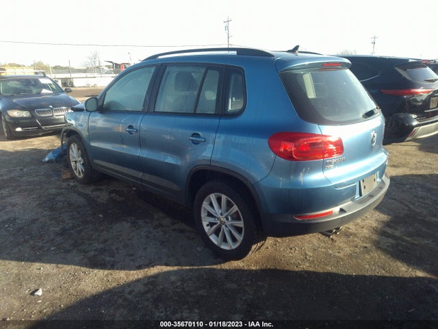 WVGAV7AX2HK050422 Volkswagen Tiguan
