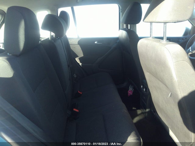WVGAV7AX2HK050422 Volkswagen Tiguan