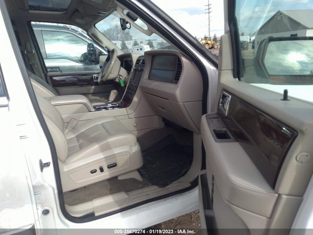 2011 LINCOLN NAVIGATOR VIN: 5LMJJ2J5XBEJ07322