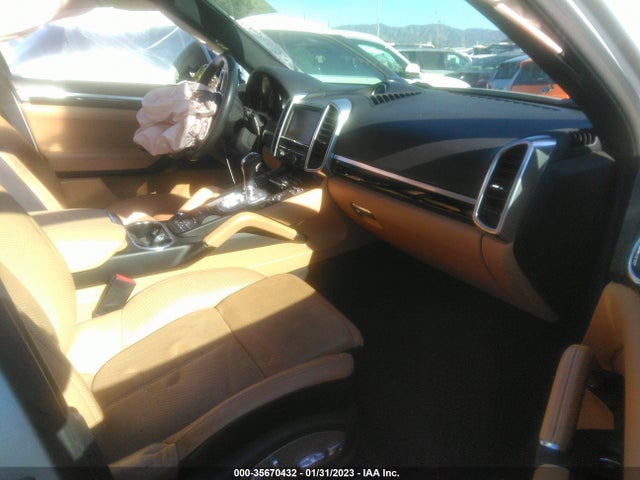 2016 Porsche Cayenne, VIN: WP1AE2A2XGLA60876