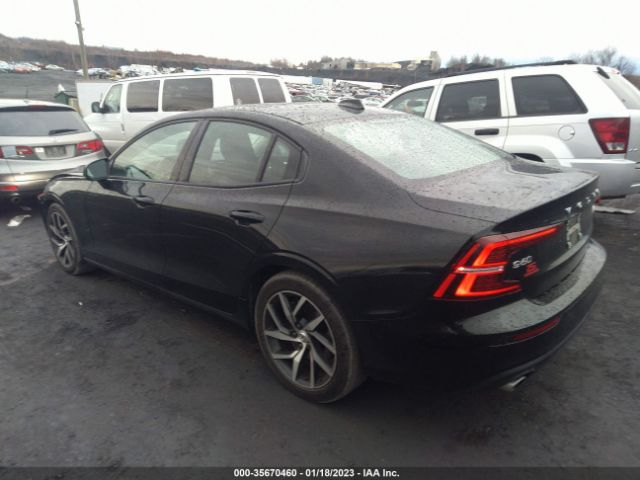 7JRA22TK2KG017367 Volvo S60 Momentum