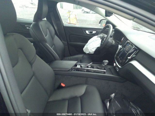 7JRA22TK2KG017367 Volvo S60 Momentum