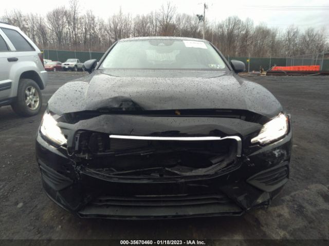 7JRA22TK2KG017367 Volvo S60 Momentum