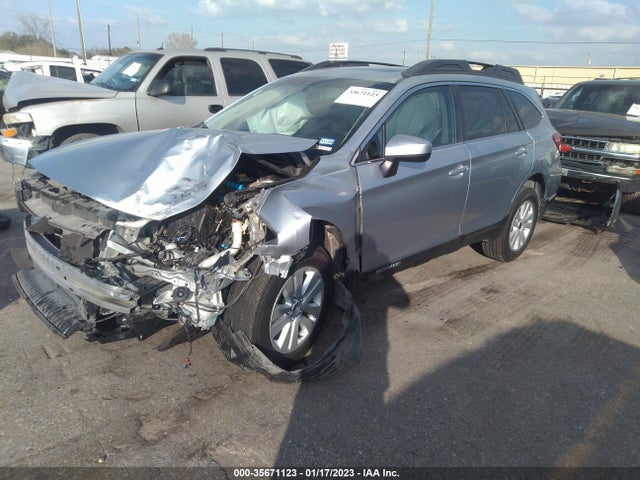 Subaru Outback Premium 2018 4S4BSADC0J3238861 Image 2