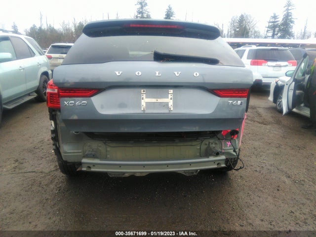 2018 Volvo XC60, VIN: LYVA22RM8JB087117
