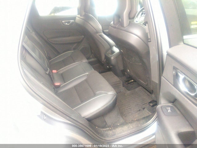 2018 Volvo XC60, VIN: LYVA22RM8JB087117