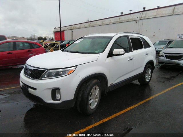 2014 KIA SORENTO LX VIN: 5XYKTCA67EG531511