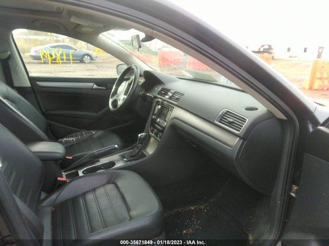 1VWBT7A39FC059232 Volkswagen Passat 1.8t Se W/sunroof & Nav