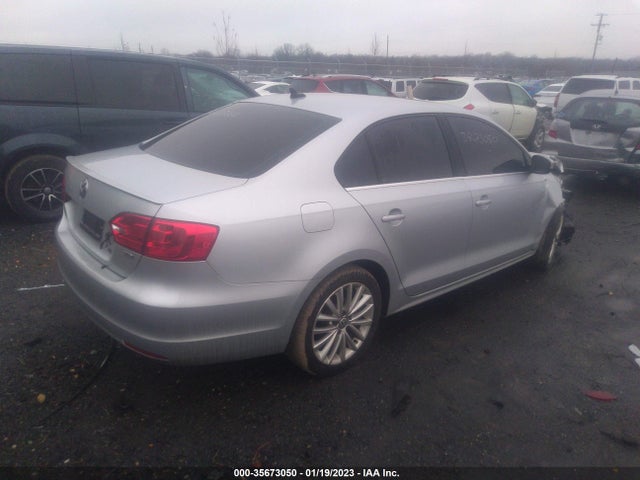 3VWLL7AJ6DM352813 Volkswagen Jetta Sedan Tdi W/premium/nav