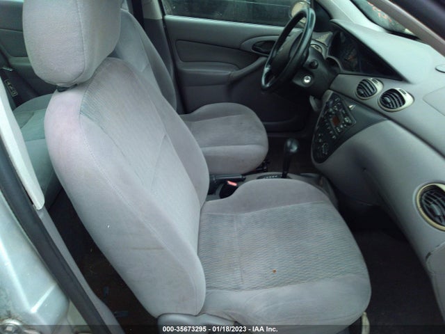 2000 FORD FOCUS LX VIN: 1FAFP33P4YW405650