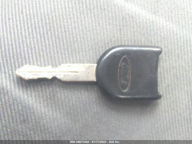2005 FORD ESCAPE XLS VIN: 1FMCU92Z45KB85176