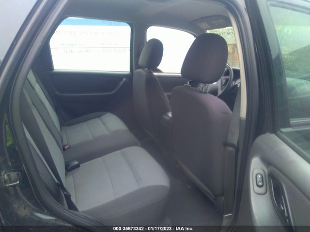 2005 FORD ESCAPE XLS VIN: 1FMCU92Z45KB85176