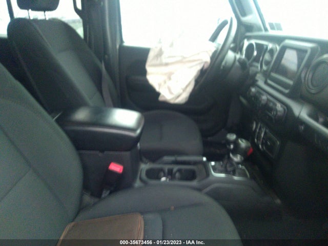 1C4HJXDN4JW277621 Jeep Wrangler Unlimited Sport S