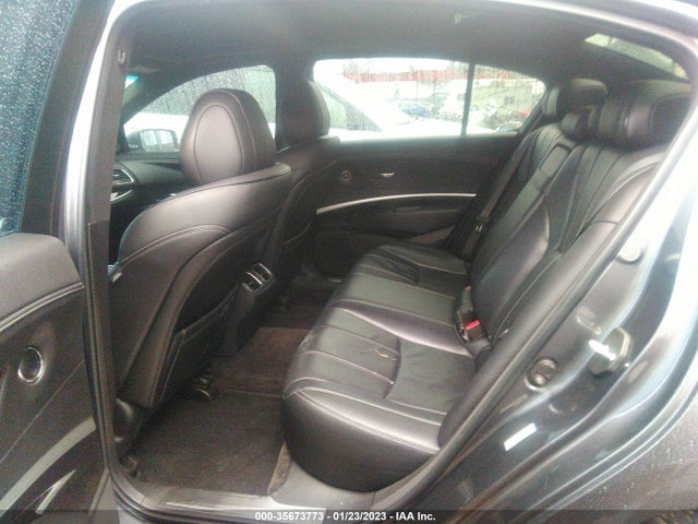 2018 Acura RLX, VIN: JH4KC1F56JC000057