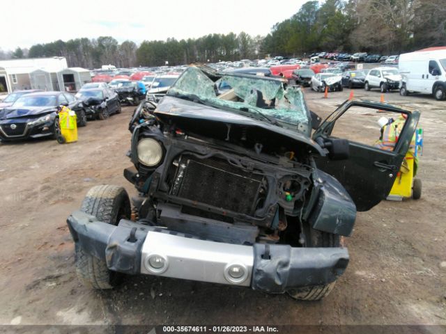 1J4HA5H13BL563422 Jeep Wrangler Unlimited Sahara