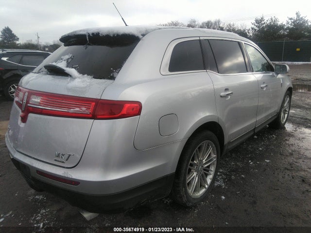 2014 Lincoln MKT, VIN: 2LMHJ5AT3EBL53022
