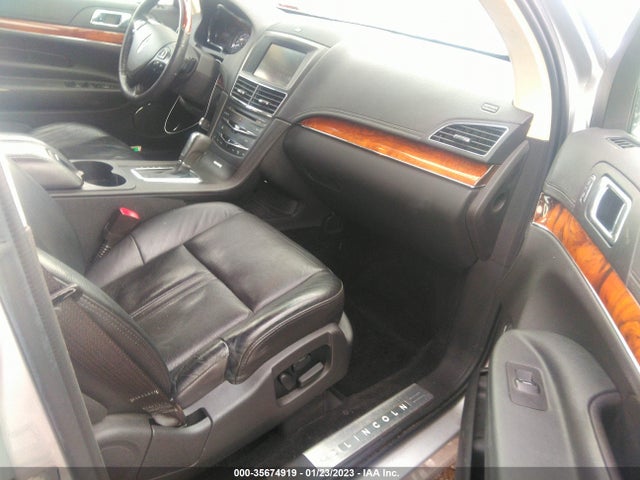 2014 Lincoln MKT, VIN: 2LMHJ5AT3EBL53022