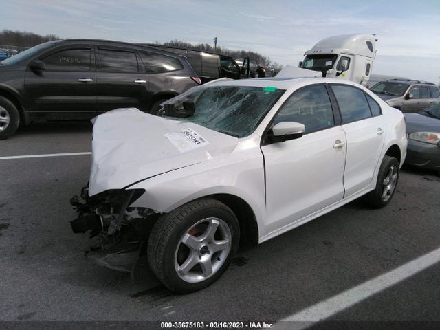 3VWDX7AJ8CM122715 Volkswagen Jetta Sedan Se W