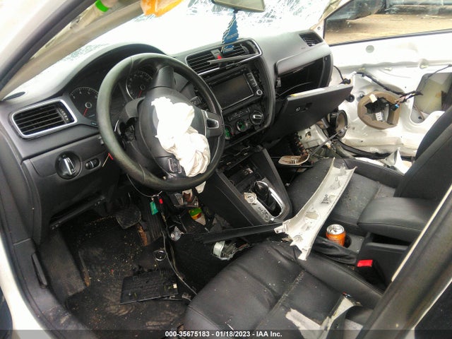 3VWDX7AJ8CM122715 Volkswagen Jetta Sedan Se W