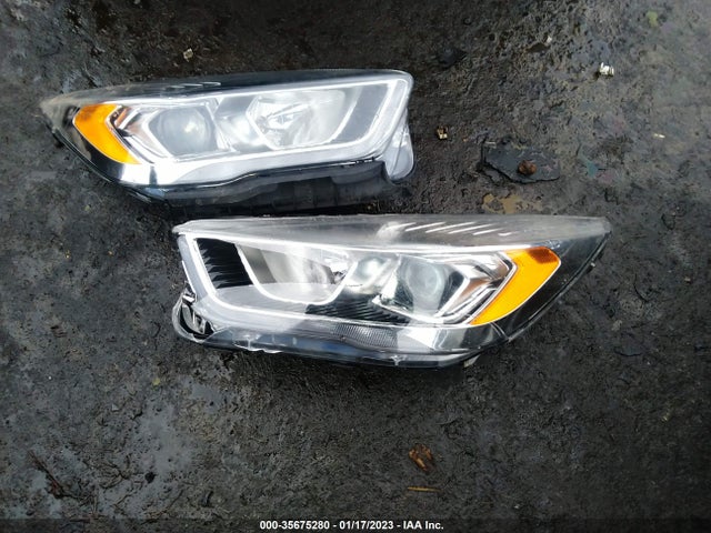 2017 FORD ESCAPE TITANIUM VIN: 1FMCU9J95HUD87177