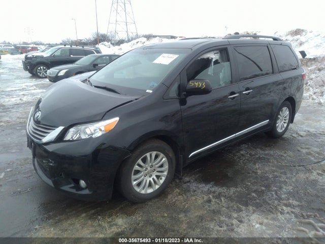 Toyota Sienna 2016 5TDYK3DC5GS746518 Image 2
