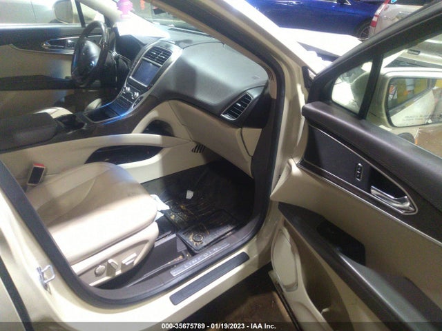 2016 Lincoln MKX, VIN: 2LMTJ8LR9GBL80712