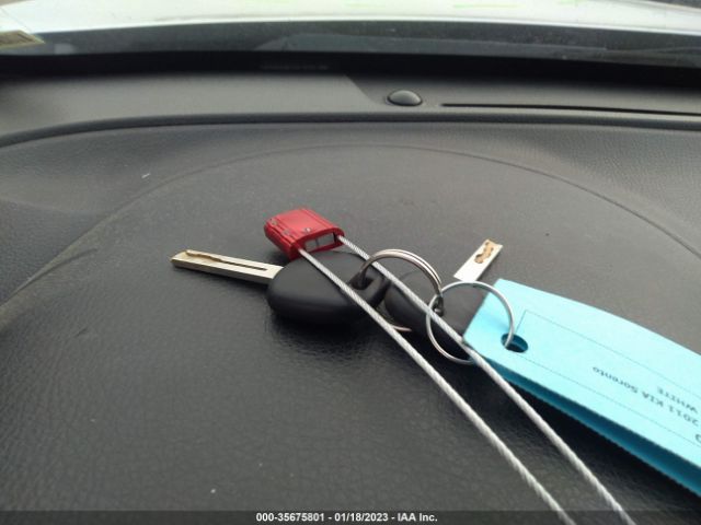 5XYKT4A19BG064999 KIA SORENTO LX