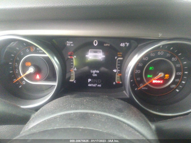 1C4HJXDG8JW164336 Jeep Wrangler Unlimited Sport S