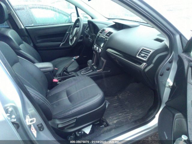 JF2SJAWC2JH532898 Subaru Forester Touring