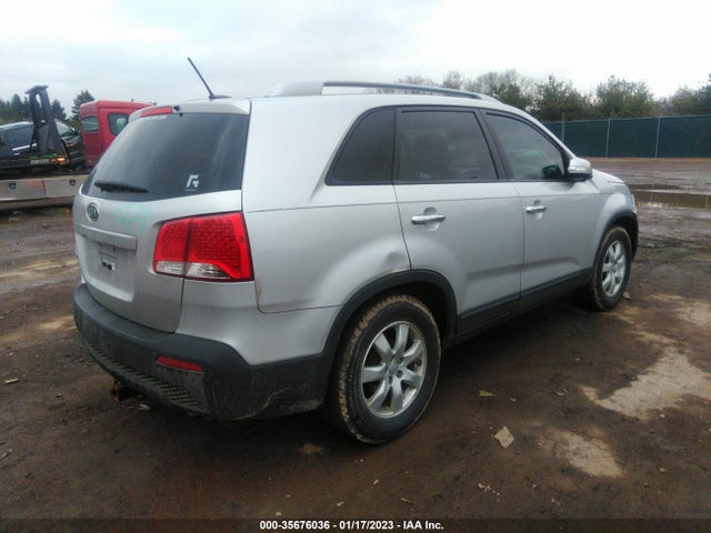 2013 KIA SORENTO LX VIN: 5XYKT4A28DG344666