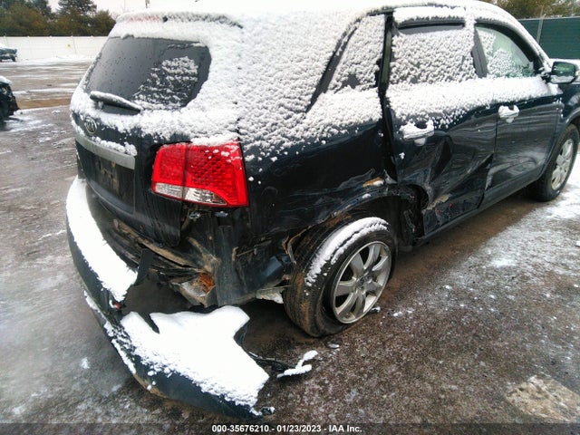 2013 KIA SORENTO LX VIN: 5XYKTCA69DG313763