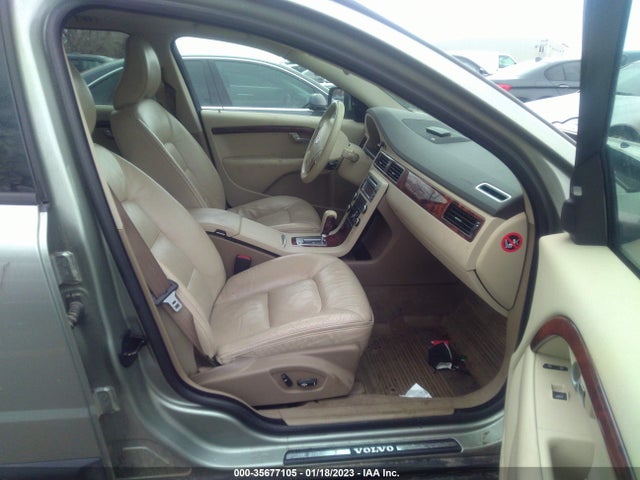 YV4BZ982281011268 Volvo XC70