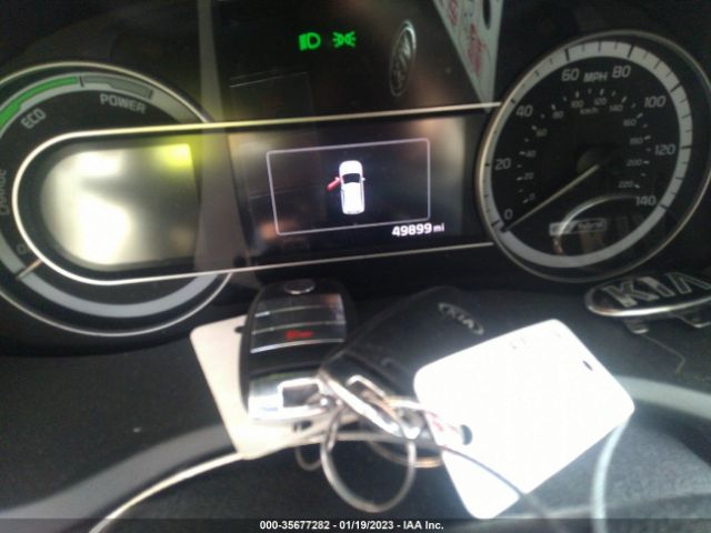 KNDCC3LC8J5135548 KIA NIRO EX