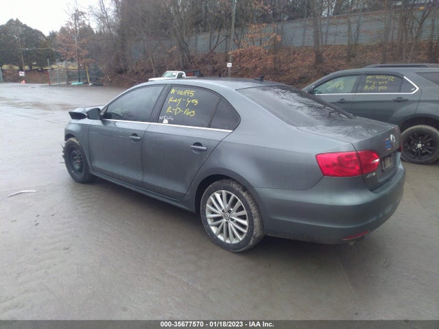 3VWLL7AJ8DM384968 Volkswagen Jetta Sedan Tdi W/premium/nav