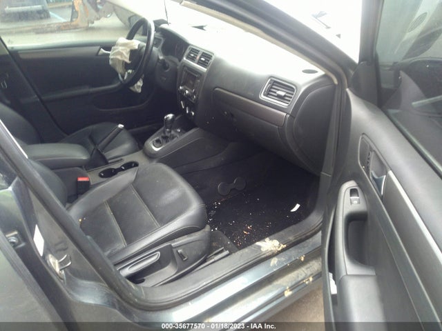 3VWLL7AJ8DM384968 Volkswagen Jetta Sedan Tdi W/premium/nav