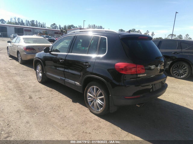 2013 VOLKSWAGEN TIGUAN SE W/SUNROOF & NAV VIN: WVGBV3AX2DW567770