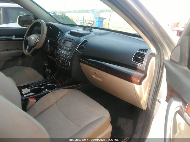 2015 Kia Sorento, VIN: 5XYKT3A68FG568214
