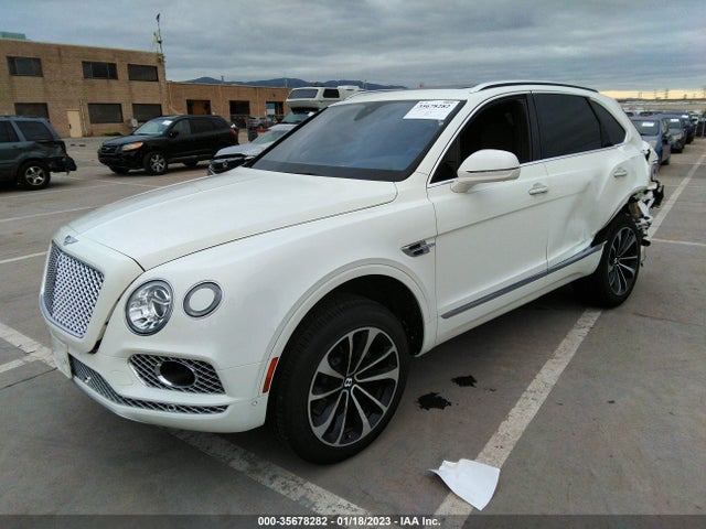 2017 Bentley Bentayga, VIN: SJAAC2ZV9HC013749