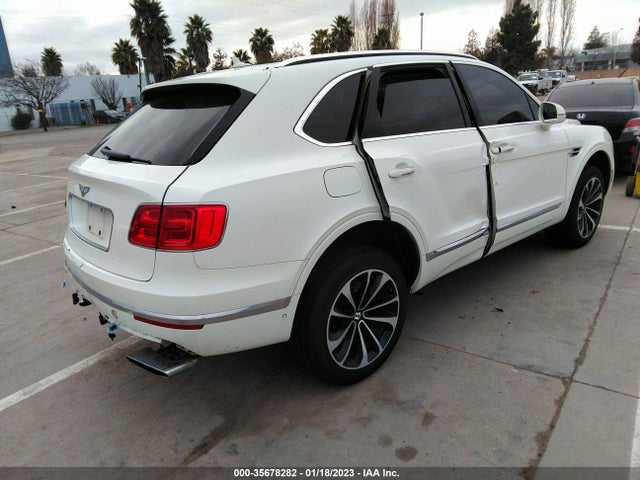 2017 Bentley Bentayga, VIN: SJAAC2ZV9HC013749