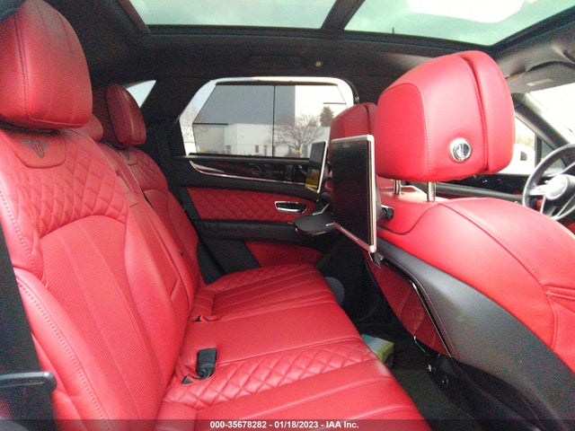 2017 Bentley Bentayga, VIN: SJAAC2ZV9HC013749