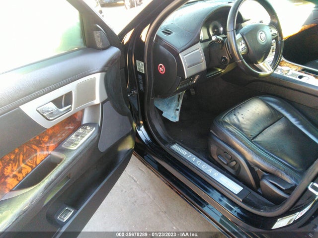 SAJWA0FB4BLR86541 Jaguar XF
