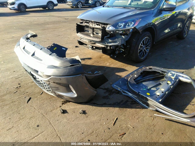 2022 Ford Escape, VIN: 1FMCU0KZ5NUA27784