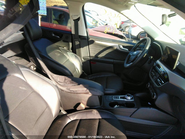 2022 Ford Escape, VIN: 1FMCU0KZ5NUA27784