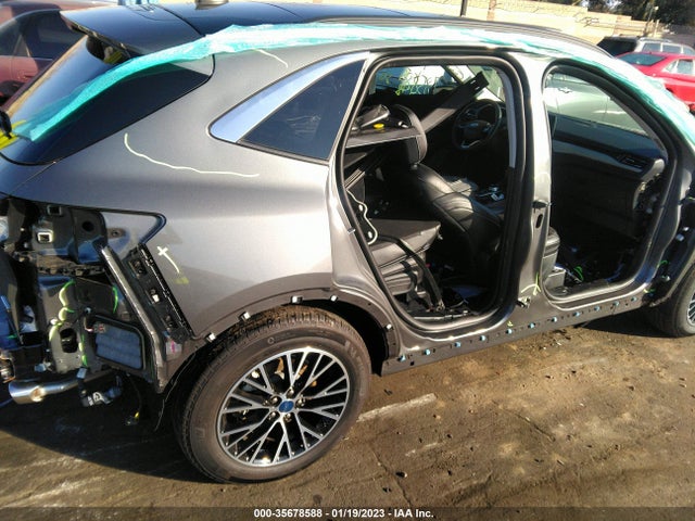2022 Ford Escape, VIN: 1FMCU0KZ5NUA27784